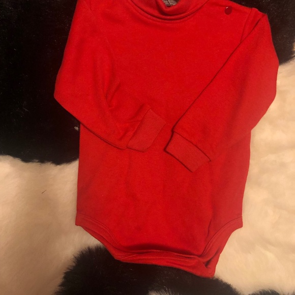 New with tag Puddles and  Bubbles Red turtleneck onesie for baby - Picture 1 of 5